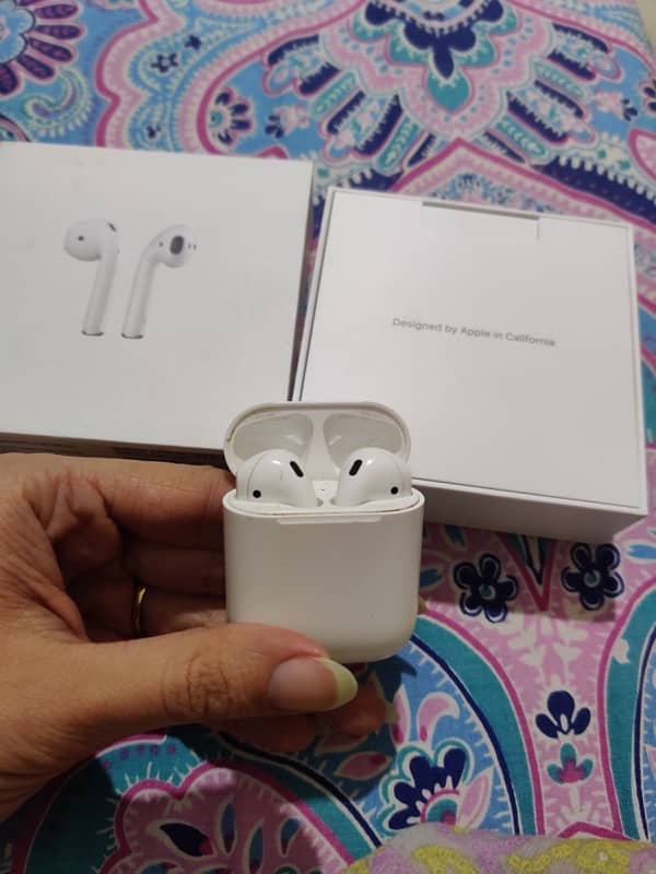 Airpods 2nd Generation Almost New 4