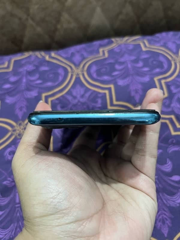 Oppo f 17 Pro 5