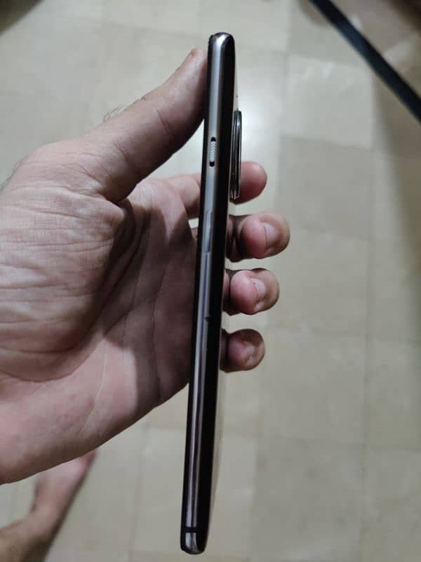 One Plus 7t 8/128 2