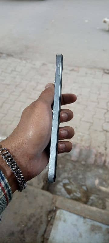 is mobile ki condition bohat achi ha 3