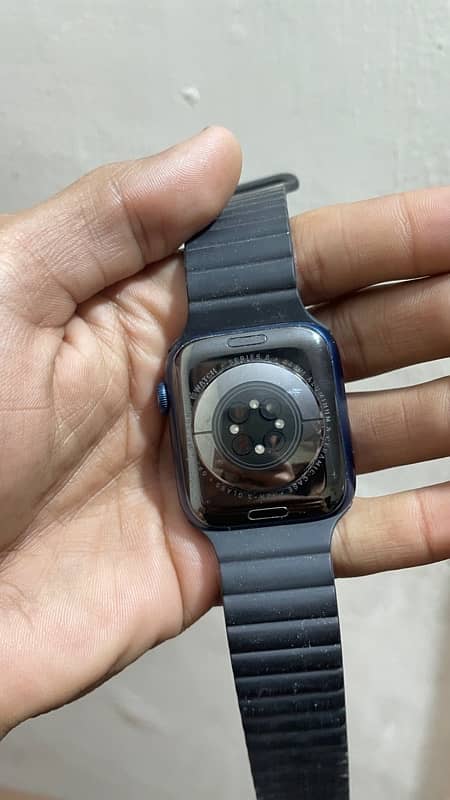 iwatch series 6 with original charger 3