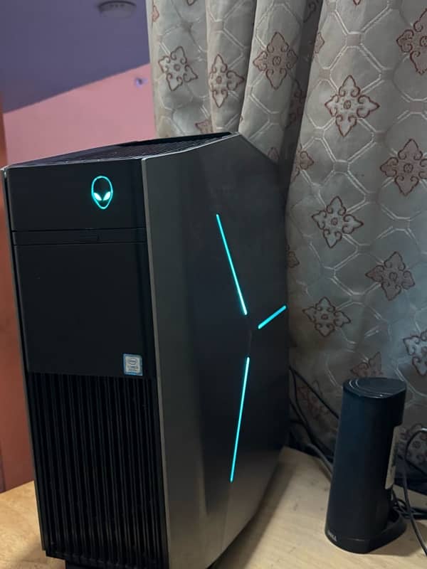 Alienware R8 RGB Gaming PC 9600k 2