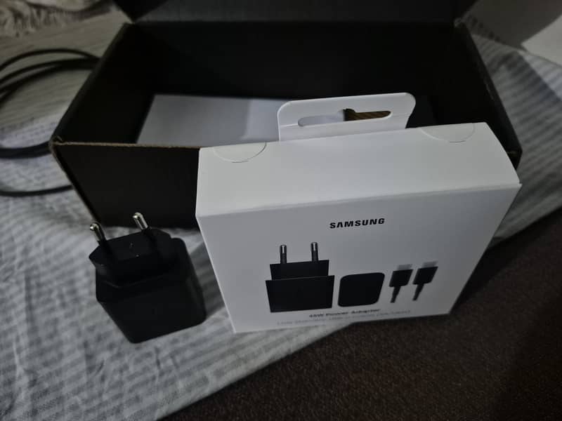 Samsung 100% original charger 45watt only two days used. 1