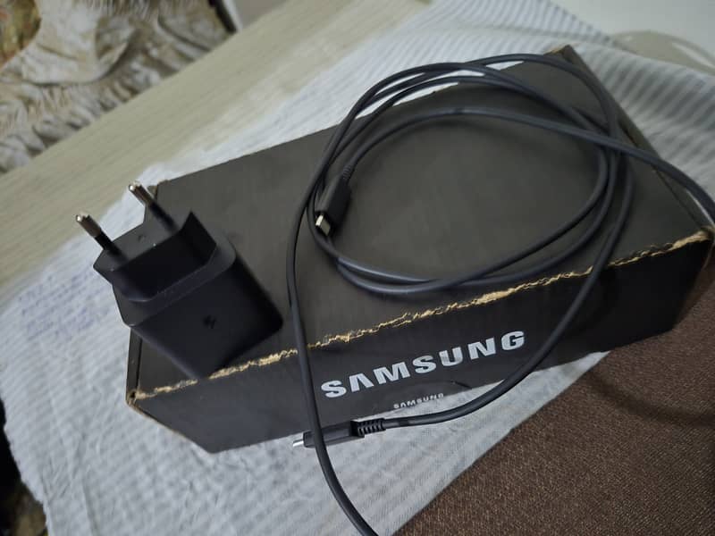 Samsung 100% original charger 45watt only two days used. 2