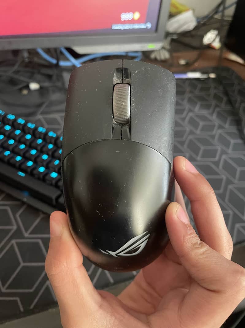 Asus Rog Keris Wireless Gaming Mouse 1