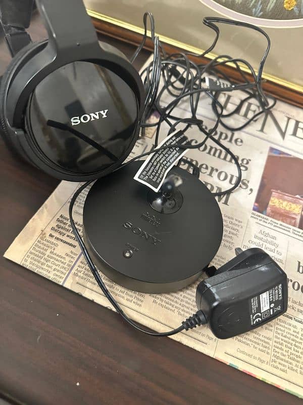 Sony Wireless Stereo Headphones , Model MDR-RF811R 1