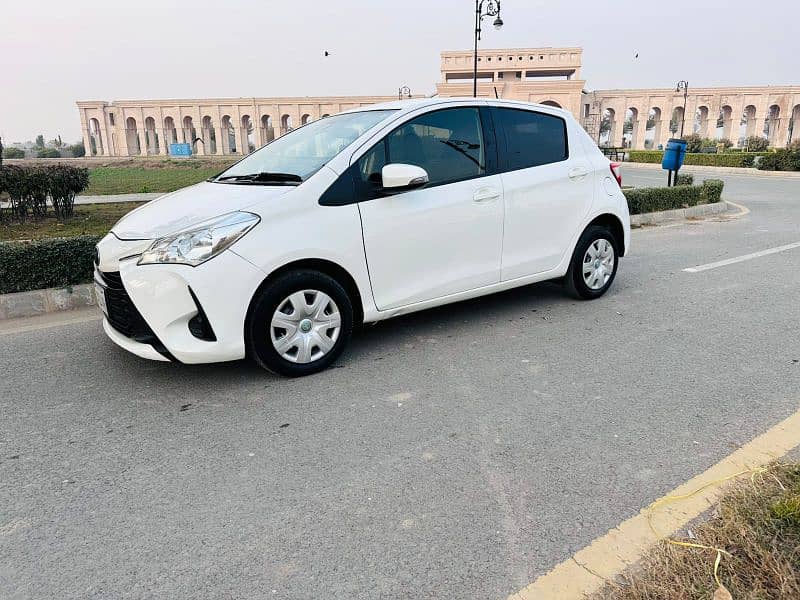 Toyota Vitz 1.0 F 2018 4