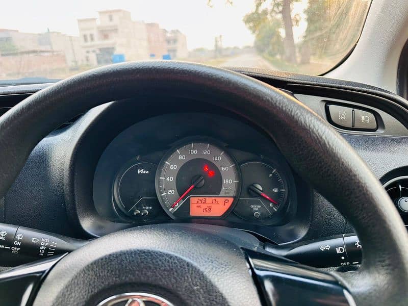 Toyota Vitz 1.0 F 2018 6