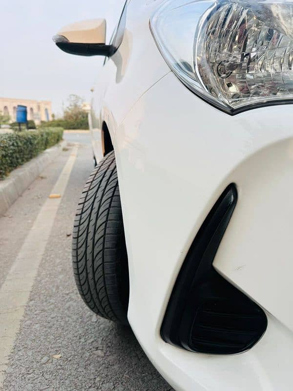 Toyota Vitz 1.0 F 2018 14