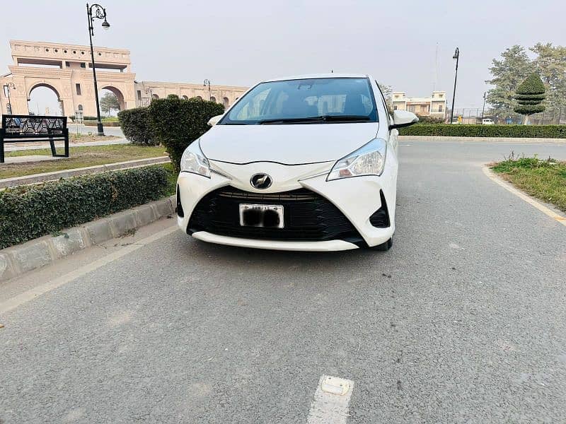 Toyota Vitz 1.0 F 2018 18