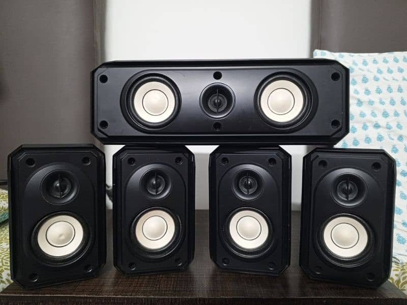 Yamaha Home theater Speakers 0