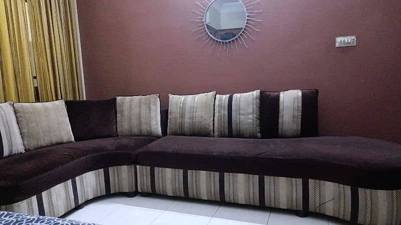 Good condition sofa set 0