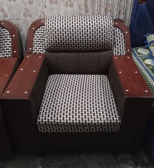 Sofa set for sale in new condition 0