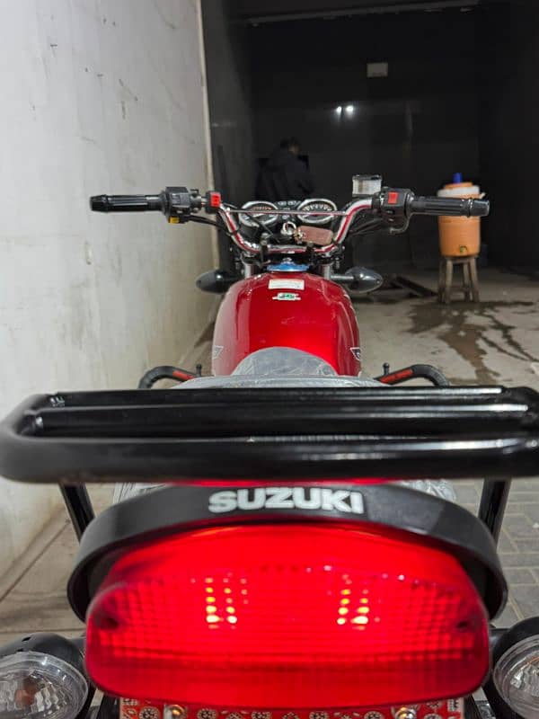 Suzuki GS 150 SE 2022 8