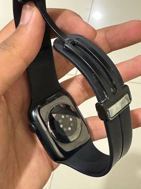 Apple Watch series 8 45mm with box and cable 2