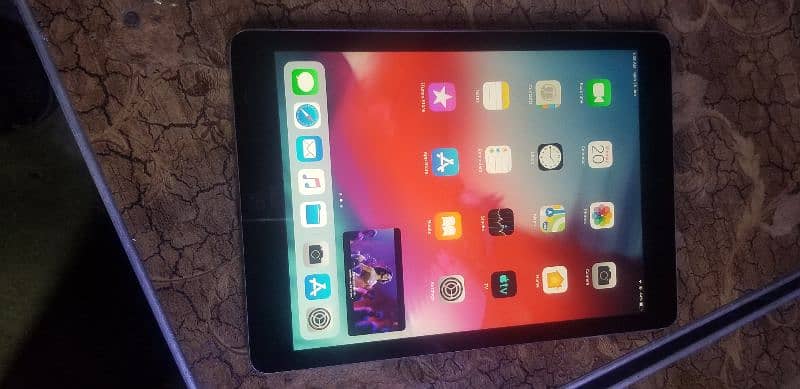 Apple iPad  Air 5 16 GB 4