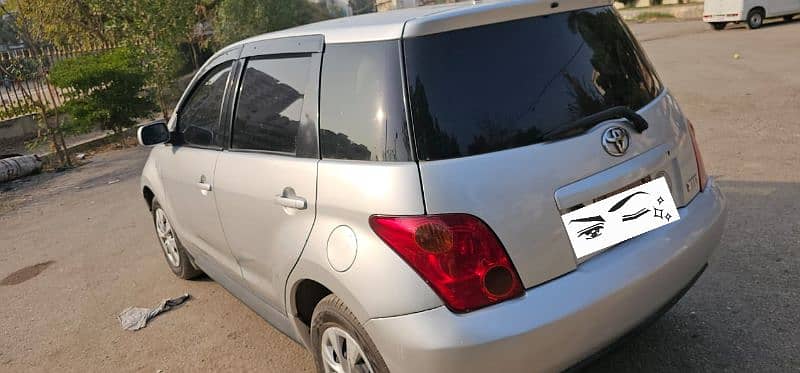 Toyota IST 2004 1