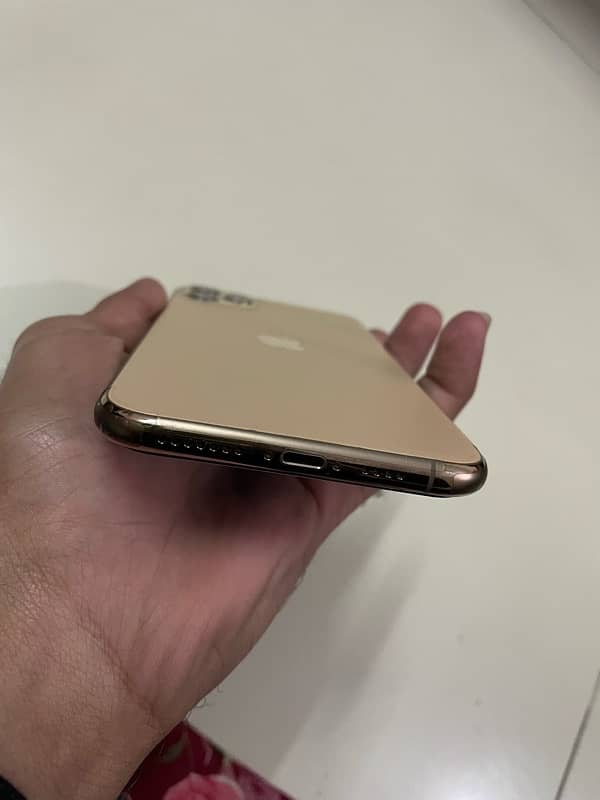 iphone 11 pro max NON PTA 0