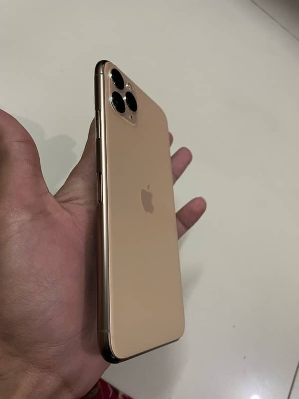 iphone 11 pro max NON PTA 1