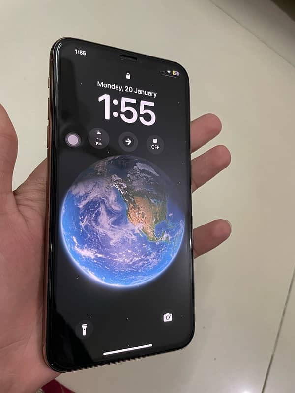 iphone 11 pro max NON PTA 5