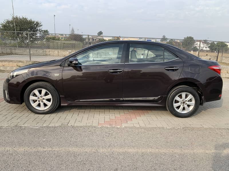 Toyota Altis Grande 2017 10