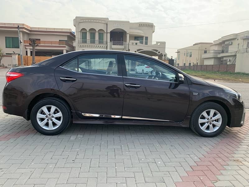 Toyota Altis Grande 2017 11