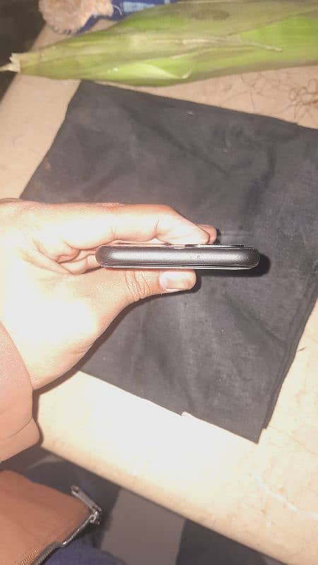 urgent selling my phone 4