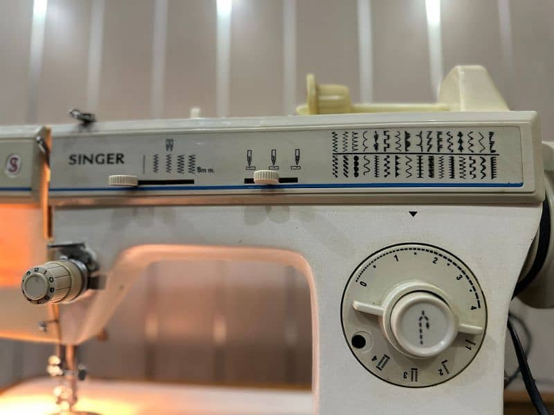 SINGER SEWING MACHINE 1301 model 0