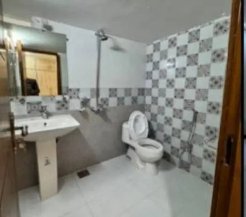 G-11/4 PHA C-Type Fully Renovated Tile Floor Flat For Sale 8