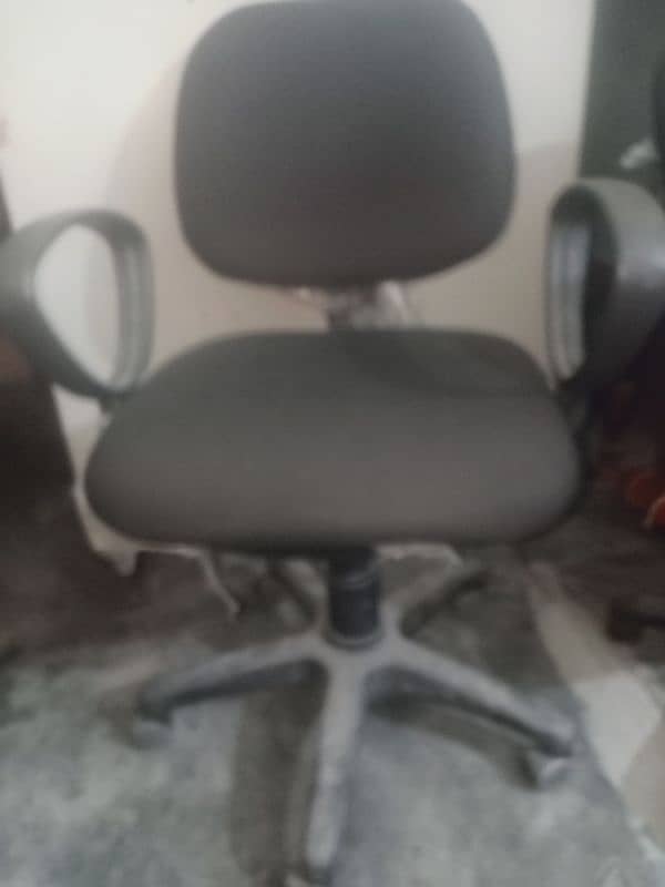 Office chair in good condition 1