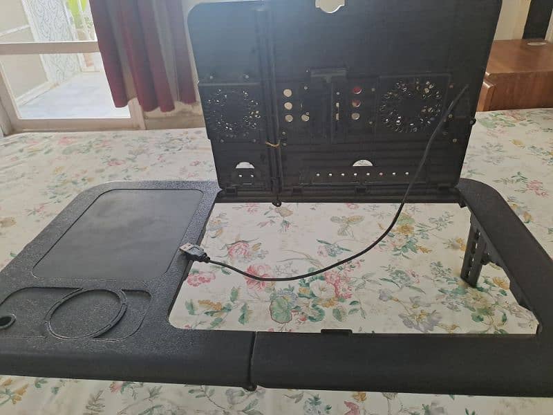 lap top table with cooling pad 10