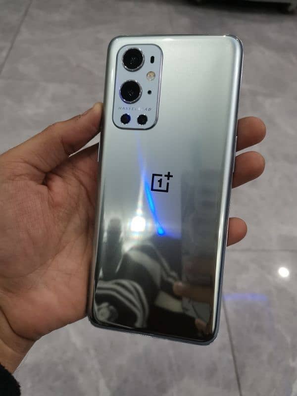 Oneplus 9 pro in good condition 12gb 256gb Dot in Lcd and glass break 0