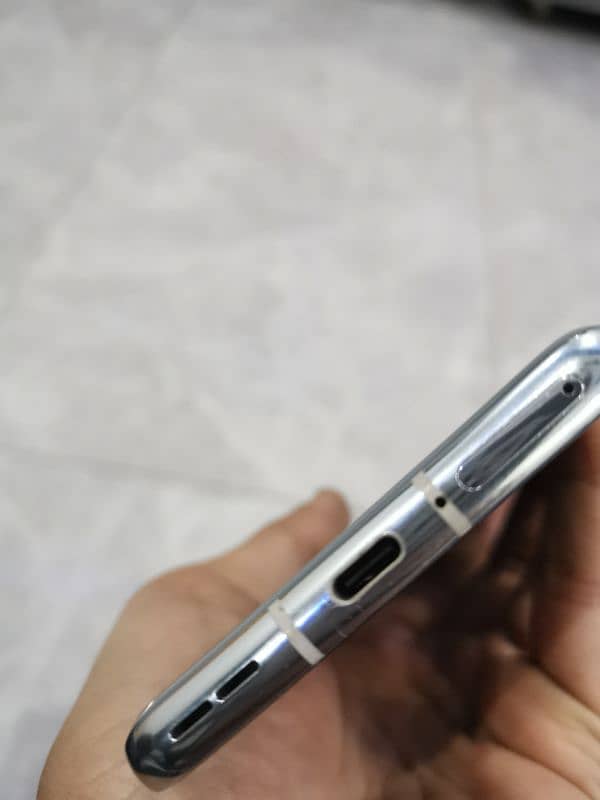 Oneplus 9 pro in good condition 12gb 256gb Dot in Lcd and glass break 1