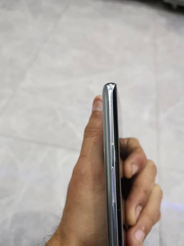 Oneplus 9 pro in good condition 12gb 256gb Dot in Lcd and glass break 2