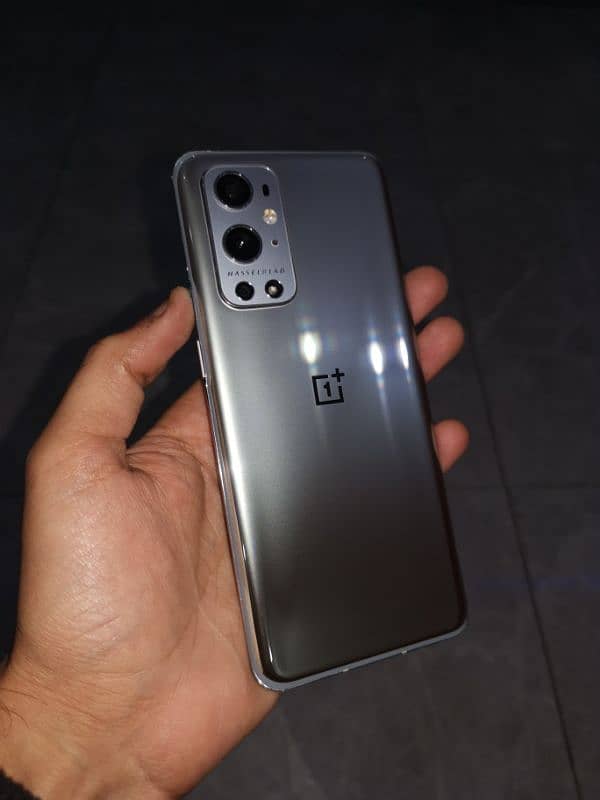 Oneplus 9 pro in good condition 12gb 256gb Dot in Lcd and glass break 11