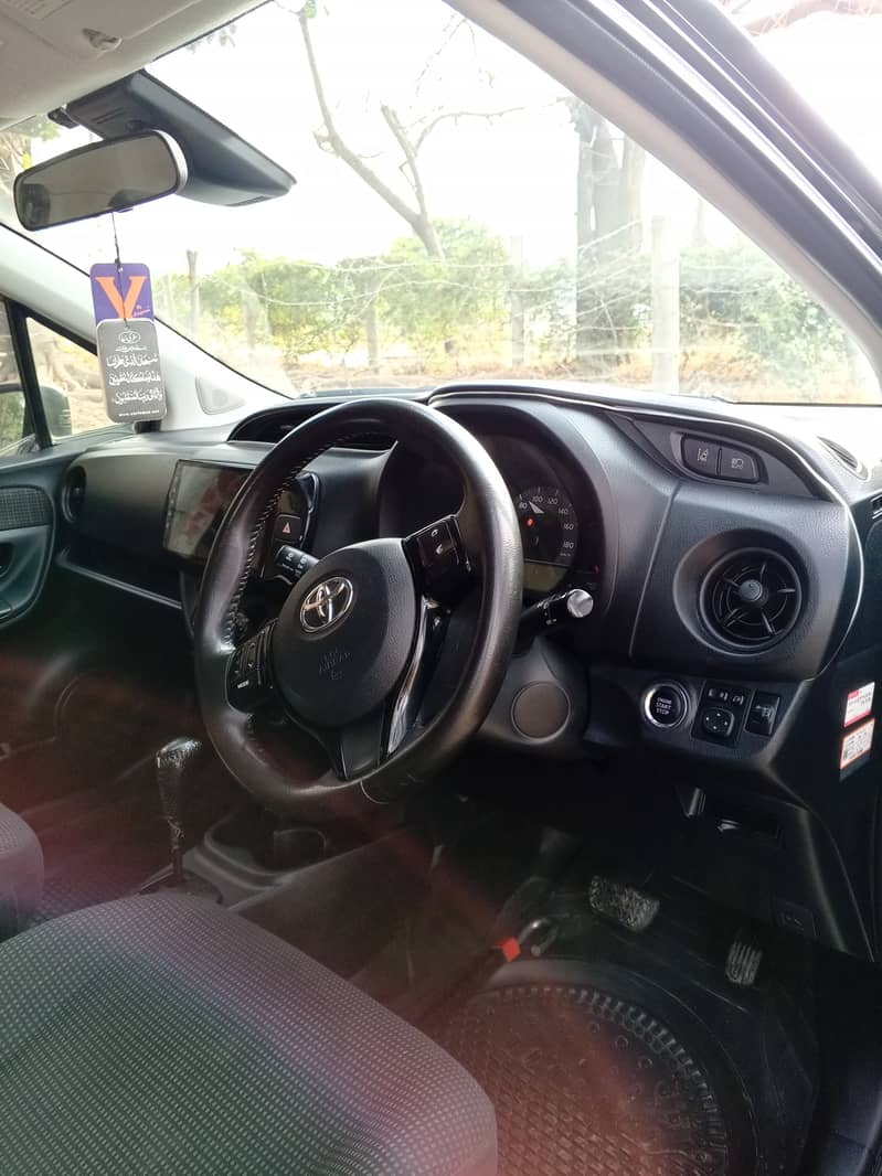 Toyota Vitz 2017 11