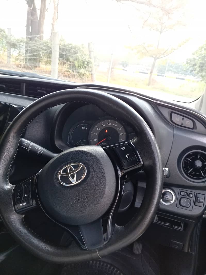 Toyota Vitz 2017 13