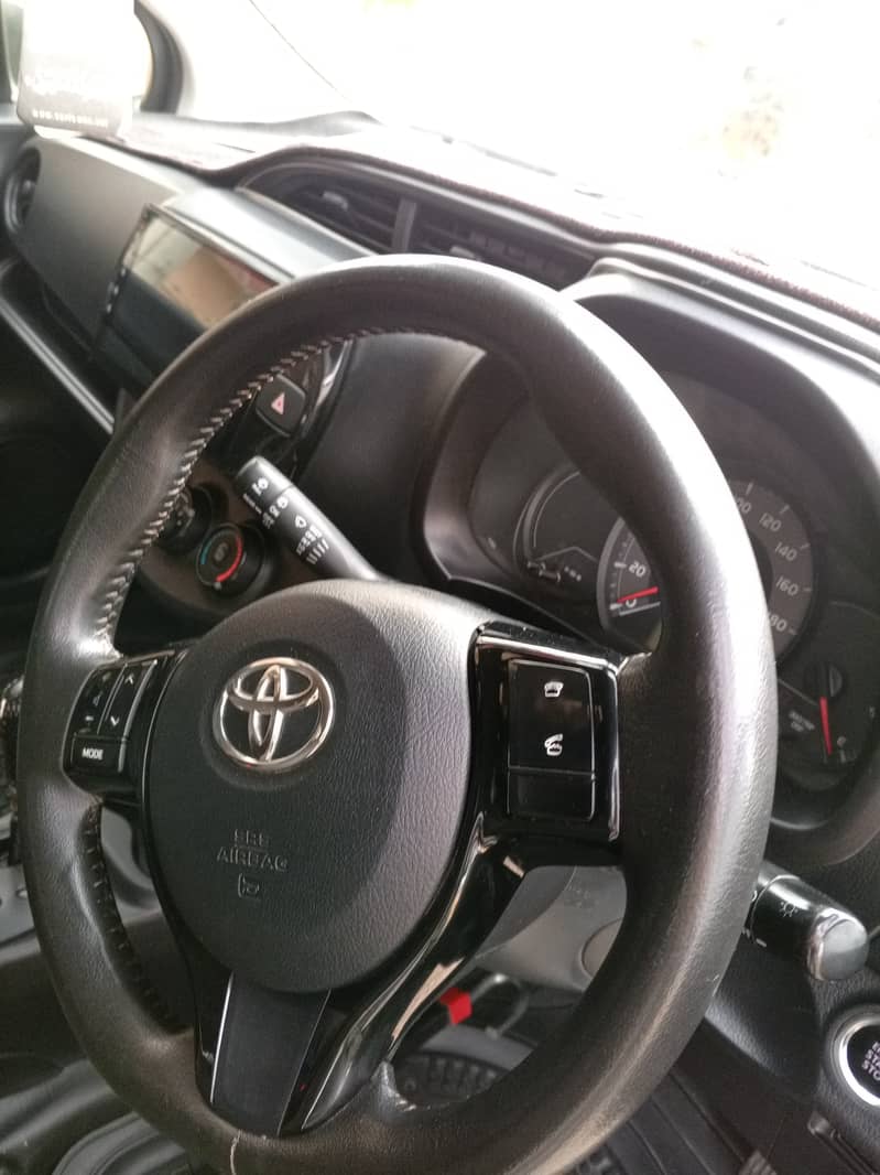 Toyota Vitz 2017 15