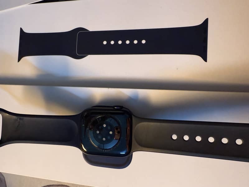 Apple Watch series 8 sports 3