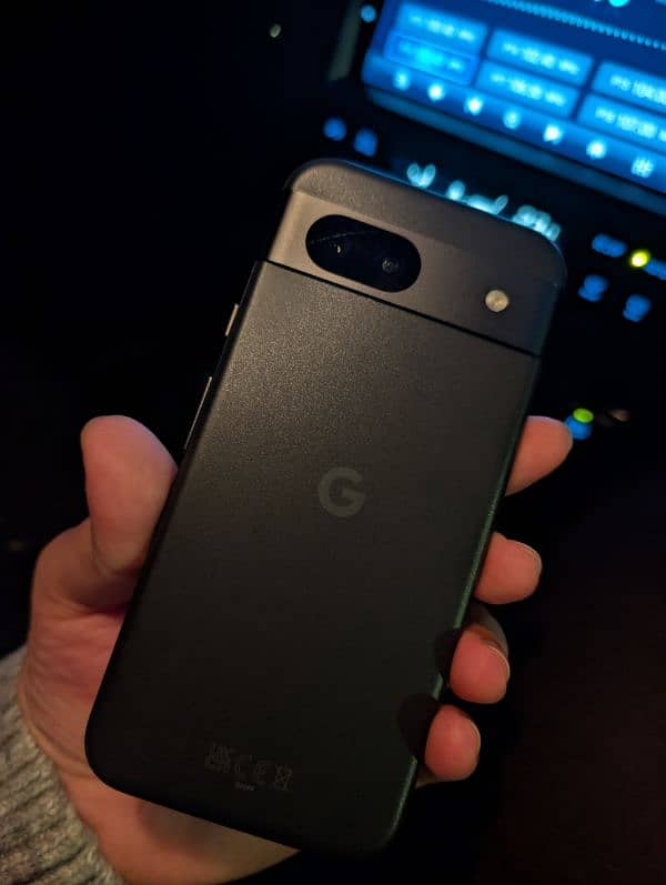 Google Pixel 8a Non pta with box 0