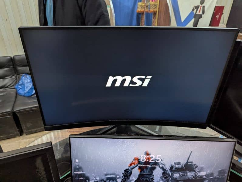 msi gaming lcd 165hrz curved screen 0