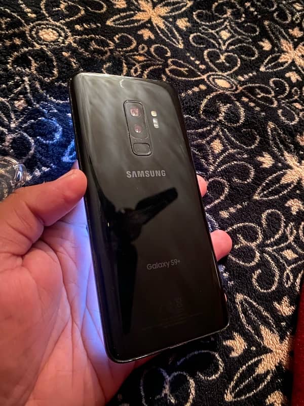 SUMSUNG S9 plus 6/64 BLACK COLOUR 2