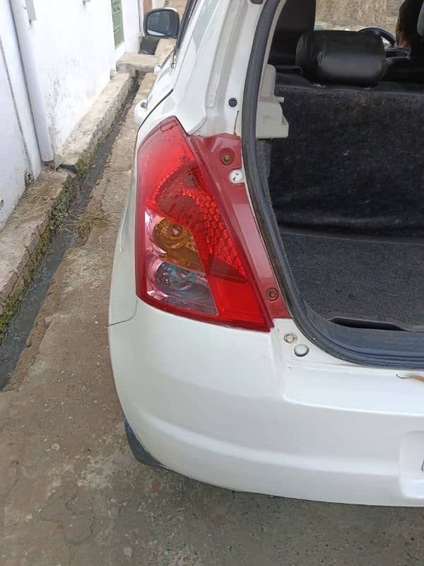 Suzuki Swift 2014model dlx 1.3 good car no accident 9