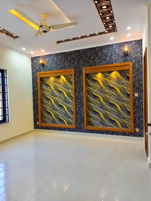 Gorgeous Prime Location 10 Marla House For Sale Available In Bahria Town Phase 8 12