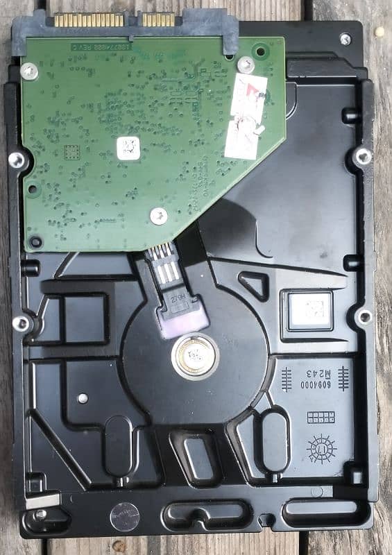 1 TB Hard drive urgent sale in discounted rate 1