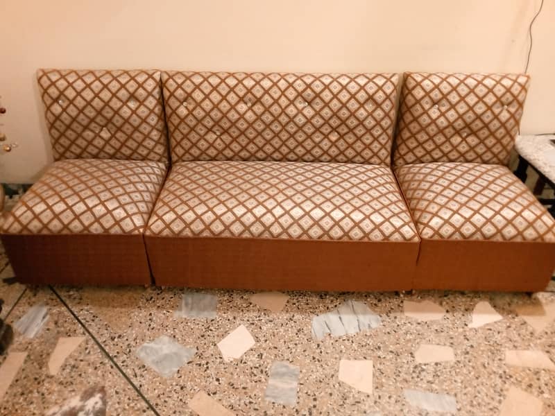 7 seater sofa brand new condition for sale in Rawalpindi. 1