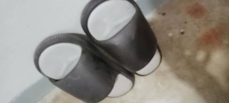 Foam Slipper in perfect condition 1