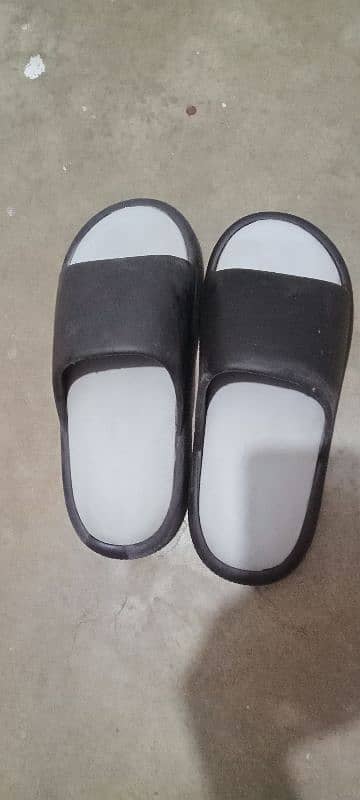 Foam Slipper in perfect condition 2