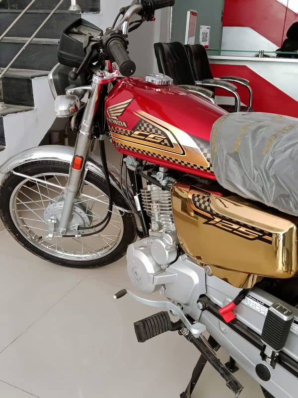 Zero Meter Honda CG-125 and CG 125 Special Edition GOLD Available 3