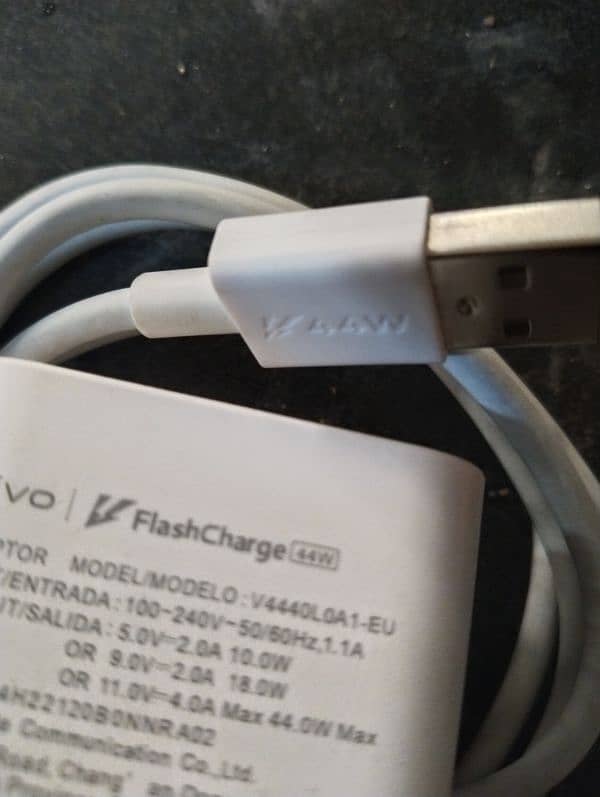 vivo 44watt charger 1